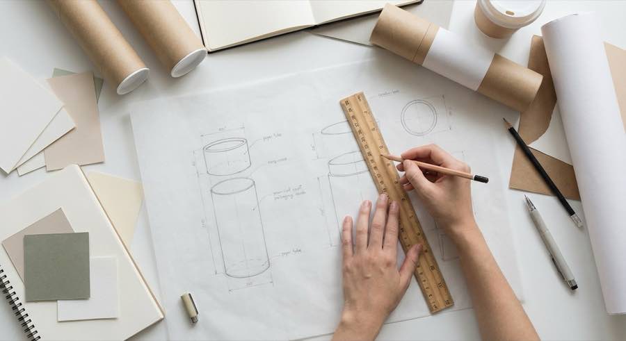 紙罐設計稿製作送印準備展示，展開尺寸出血設定與色彩規範完整教學指南。